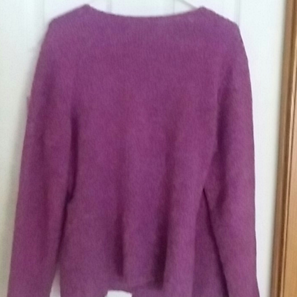 Hannah Anderson sweater - Picture 2 of 4